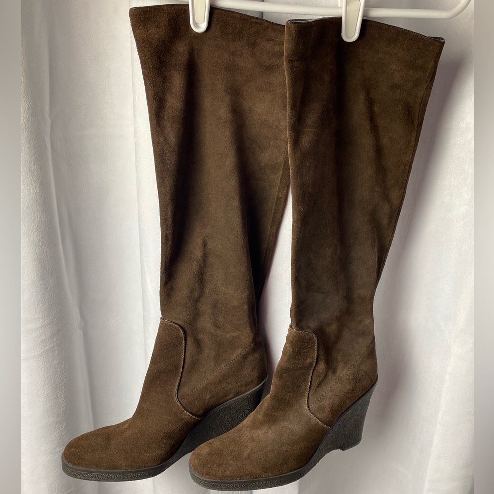 CALVIN KLEIN suede boots.